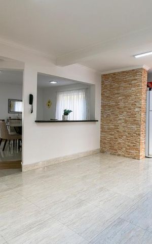 Casa à venda com 340m², 3 quartos e 8 vagasCozinha