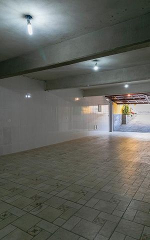 Casa à venda com 340m², 3 quartos e 8 vagasGaragem