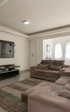 Casa à venda com 340m², 3 quartos e 8 vagasSala