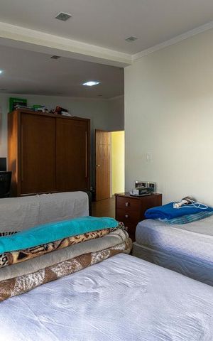 Casa à venda com 340m², 3 quartos e 8 vagasSuíte 2