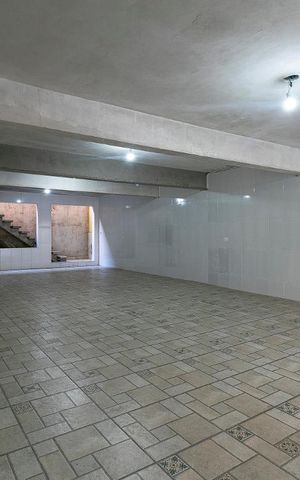 Casa à venda com 340m², 3 quartos e 8 vagasGaragem
