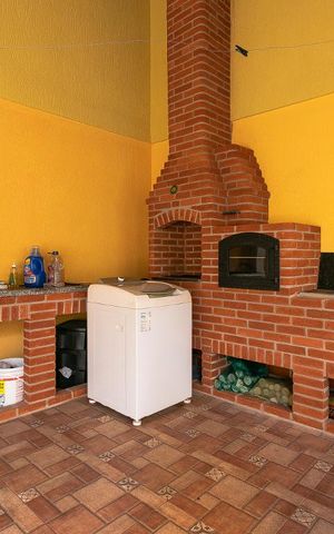 Casa à venda com 340m², 3 quartos e 8 vagasÁrea de Serviço / Churrasqueira