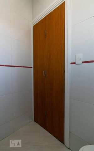 Casa à venda com 340m², 3 quartos e 8 vagasBanheiro da Suíte 3