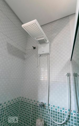 Casa à venda com 340m², 3 quartos e 8 vagasBanheiro da Suíte 2 - Chuveiro