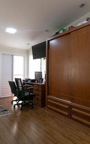 Casa à venda com 340m², 3 quartos e 8 vagasSuíte 2