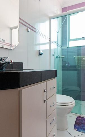 Casa à venda com 210m², 3 quartos e 2 vagas Casa à venda com 210m², 3 quartos e 2 vagasBanheiro 1