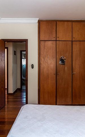 Apartamento à venda com 200m², 3 quartos e 4 vagas Apartamento à venda com 200m², 3 quartos e 4 vagasQuarto 1