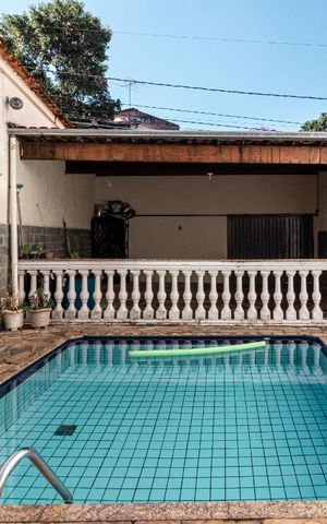 Apartamento à venda com 200m², 3 quartos e 4 vagas Apartamento à venda com 200m², 3 quartos e 4 vagasPiscina