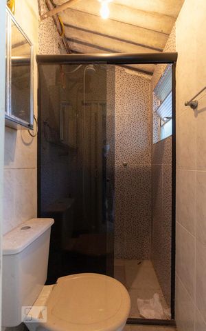 Casa à venda com 200m², 3 quartos e 3 vagasBanheiro de Serviço