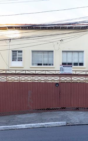 Casa à venda com 200m², 3 quartos e 3 vagasFachada