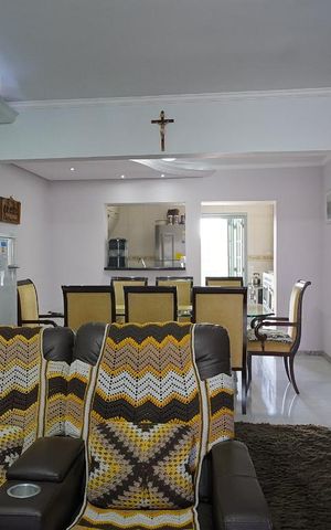 Casa à venda com 270m², 5 quartos e 2 vagasSala