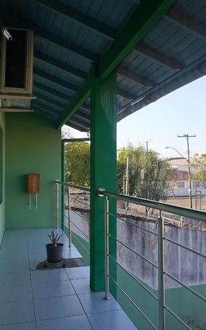 Casa à venda com 270m², 5 quartos e 2 vagasSala - Varanda