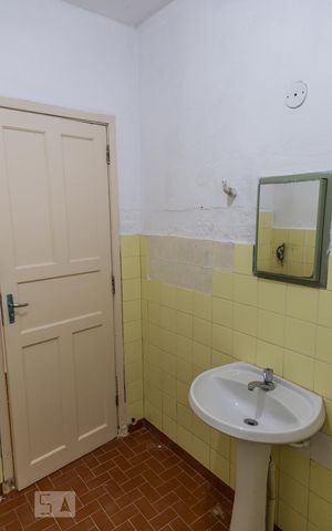 Casa à venda com 70m², 2 quartos e sem vagaBanheiro