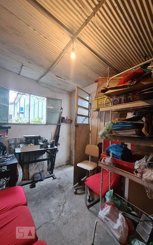Casa à venda com 179m², 2 quartos e 1 vaga Casa à venda com 179m², 2 quartos e 1 vagaQuarto de Serviço