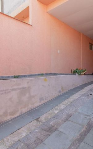 Casa à venda com 200m², 3 quartos e 3 vagas Casa à venda com 200m², 3 quartos e 3 vagasGaragem