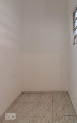 Casa à venda com 200m², 3 quartos e 3 vagas Casa à venda com 200m², 3 quartos e 3 vagasQuarto de Serviço