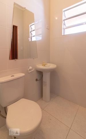 Casa à venda com 200m², 3 quartos e 3 vagas Casa à venda com 200m², 3 quartos e 3 vagasBanheiro da Suíte