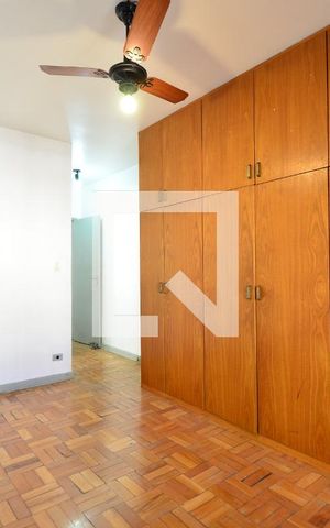 Casa à venda com 180m², 4 quartos e 2 vagasSuíte