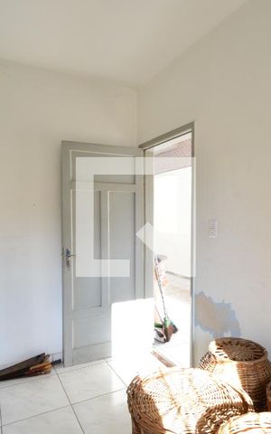 Casa à venda com 180m², 4 quartos e 2 vagasQuarto de Serviço