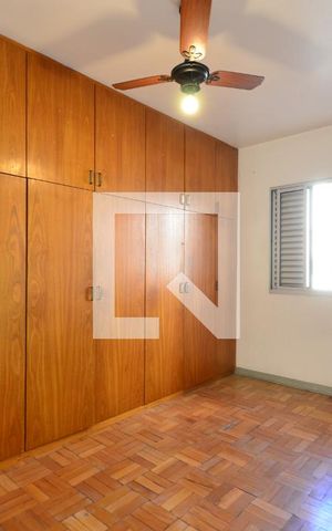 Casa à venda com 180m², 4 quartos e 2 vagasSuíte
