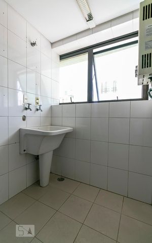 Apartamento à venda com 70m², 2 quartos e 1 vagaÁrea de Serviço