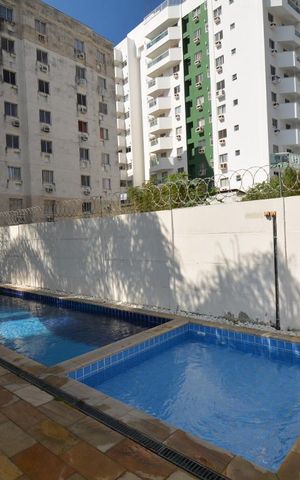 Apartamento à venda com 60m², 2 quartos e sem vagaÁrea comum - Piscina