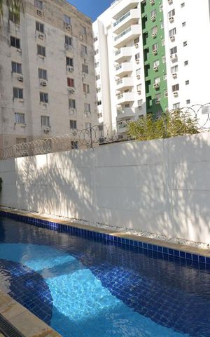 Apartamento à venda com 60m², 2 quartos e sem vagaÁrea comum - Piscina