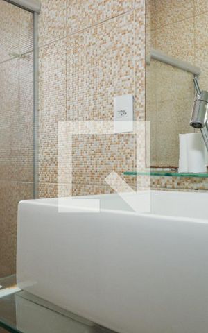 Casa para alugar com 250m², 3 quartos e 2 vagas Casa para alugar com 250m², 3 quartos e 2 vagasBanheiro da Suíte