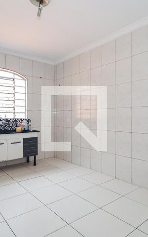 Casa para alugar com 250m², 3 quartos e 2 vagas Casa para alugar com 250m², 3 quartos e 2 vagasCozinha