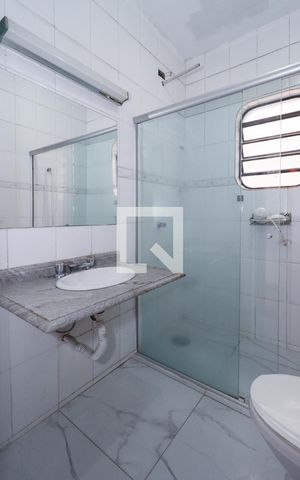 Casa para alugar com 250m², 3 quartos e 2 vagas Casa para alugar com 250m², 3 quartos e 2 vagasBanheiro