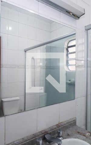 Casa para alugar com 250m², 3 quartos e 2 vagas Casa para alugar com 250m², 3 quartos e 2 vagasBanheiro
