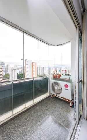 Apartamento à venda com 153m², 3 quartos e 2 vagas Apartamento à venda com 153m², 3 quartos e 2 vagasSala - Varanda