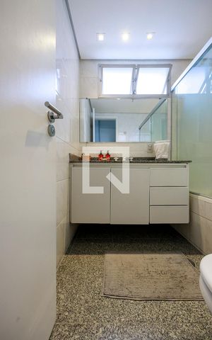 Apartamento à venda com 153m², 3 quartos e 2 vagas Apartamento à venda com 153m², 3 quartos e 2 vagasSuíte - Banheiro