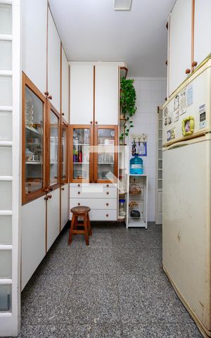 Apartamento à venda com 153m², 3 quartos e 2 vagas Apartamento à venda com 153m², 3 quartos e 2 vagasCozinha