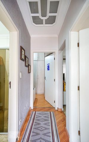 Casa à venda com 130m², 4 quartos e 2 vagas Casa à venda com 130m², 4 quartos e 2 vagasHall quartos