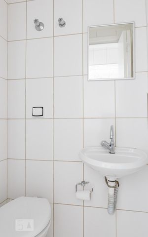 Apartamento para alugar com 72m², 3 quartos e 1 vaga Apartamento para alugar com 72m², 3 quartos e 1 vagaBanheiro de Serviço