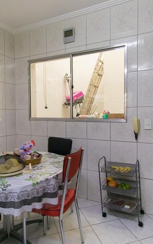 Casa à venda com 140m², 3 quartos e 2 vagasCozinha 
