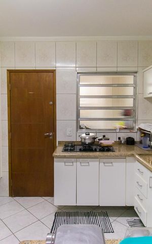 Casa à venda com 140m², 3 quartos e 2 vagasCozinha 