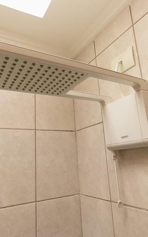 Casa à venda com 140m², 3 quartos e 2 vagasBanheiro 