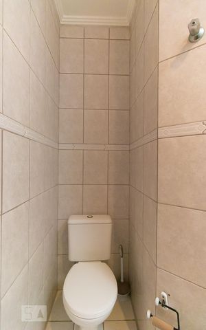 Casa à venda com 140m², 3 quartos e 2 vagasBanheiro 