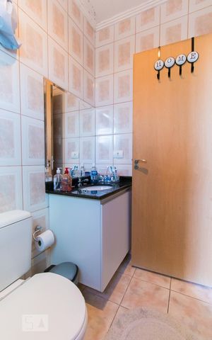 Casa à venda com 140m², 3 quartos e 2 vagasBanheiro da Suíte