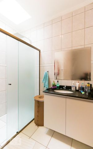 Casa à venda com 140m², 3 quartos e 2 vagasBanheiro 