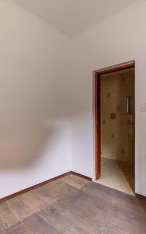Casa à venda com 340m², 4 quartos e 4 vagas Casa à venda com 340m², 4 quartos e 4 vagasQuarto de Serviço