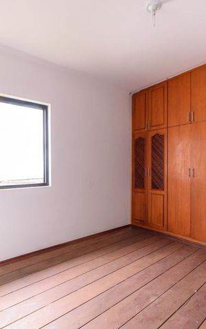 Casa à venda com 340m², 4 quartos e 4 vagas Casa à venda com 340m², 4 quartos e 4 vagasQuarto 2