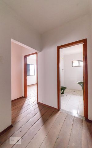 Casa à venda com 340m², 4 quartos e 4 vagas Casa à venda com 340m², 4 quartos e 4 vagasCorredor