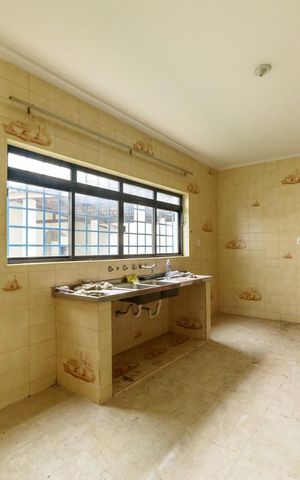 Casa à venda com 340m², 4 quartos e 4 vagas Casa à venda com 340m², 4 quartos e 4 vagasCozinha