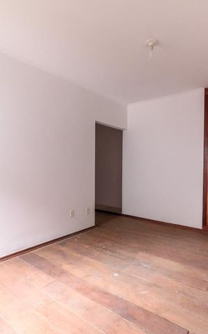 Casa à venda com 340m², 4 quartos e 4 vagas Casa à venda com 340m², 4 quartos e 4 vagasSuíte