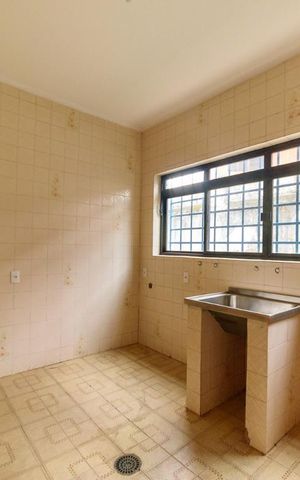 Casa à venda com 340m², 4 quartos e 4 vagas Casa à venda com 340m², 4 quartos e 4 vagasÁrea de Serviço