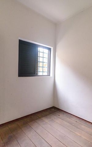 Casa à venda com 340m², 4 quartos e 4 vagas Casa à venda com 340m², 4 quartos e 4 vagasQuarto de Serviço