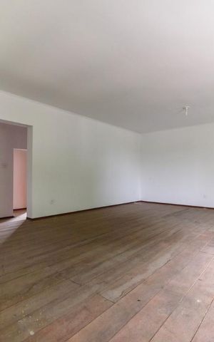 Casa à venda com 340m², 4 quartos e 4 vagas Casa à venda com 340m², 4 quartos e 4 vagasSala 3
